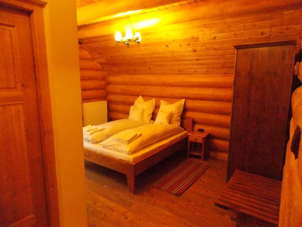 Pensiunea Izbucul Tauz Ghetari Экстерьер фото
